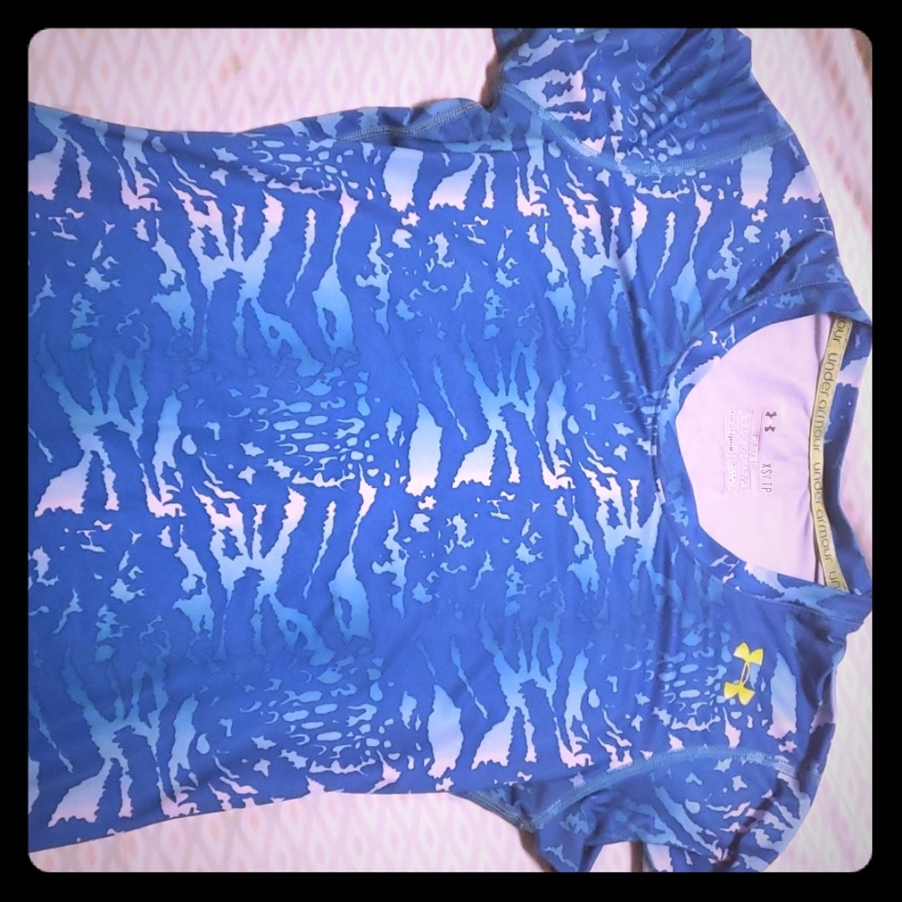 Under Armour  fitted heat gear shirt